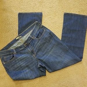 Old Navy "The Diva" midrise bootcut jean, 16 Short